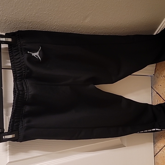 Jordan Boy's black Joggers size 12-13 years - Picture 4 of 4